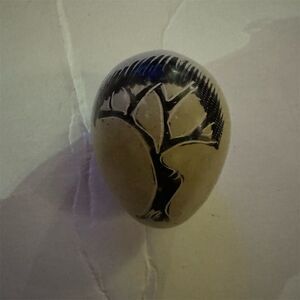 Kenyan‎ Hand-Carved Stone Egg with Giraffe & Tree Design Decor 3"